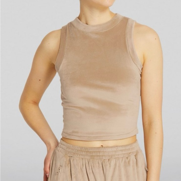 SKIMS Tops - SKIMS Velour Tank Top.  Honey. Size Large. NWT